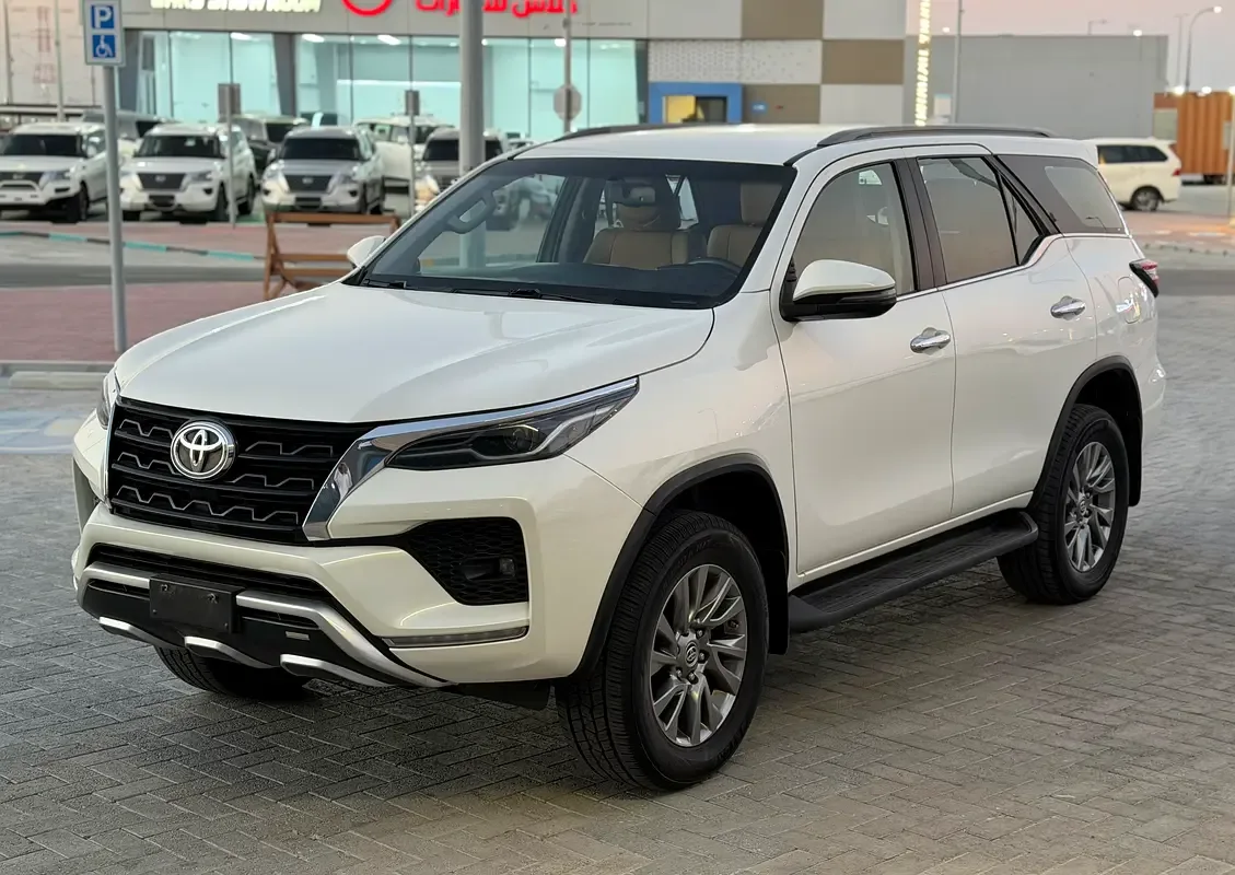 Toyota Fortuner 4.0 AT 4WD (238 hp)