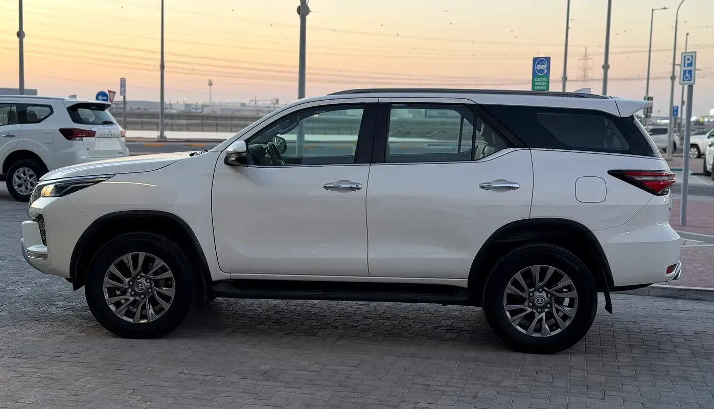 Toyota Fortuner 4.0 AT 4WD (238 حصان) - 4