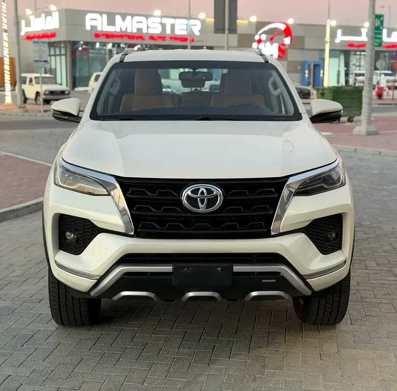 Toyota Fortuner 4.0 AT 4WD (238 حصان) - 3