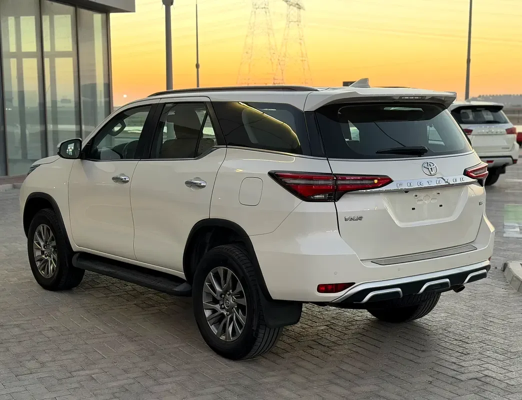 Toyota Fortuner 4.0 AT 4WD (238 حصان) - 7