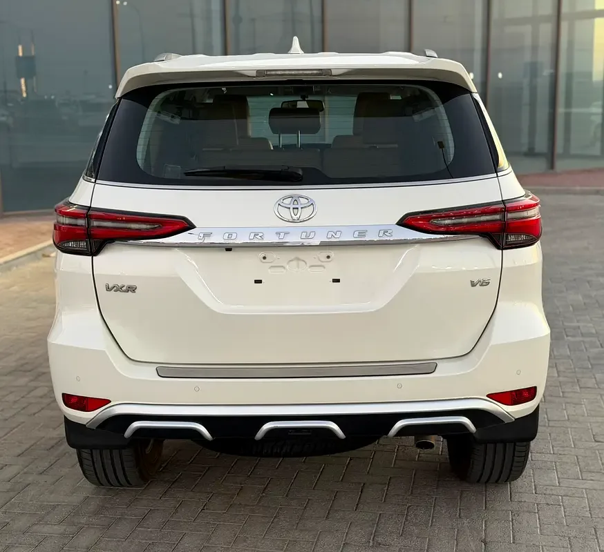 Toyota Fortuner 4.0 AT 4WD (238 حصان) - 6