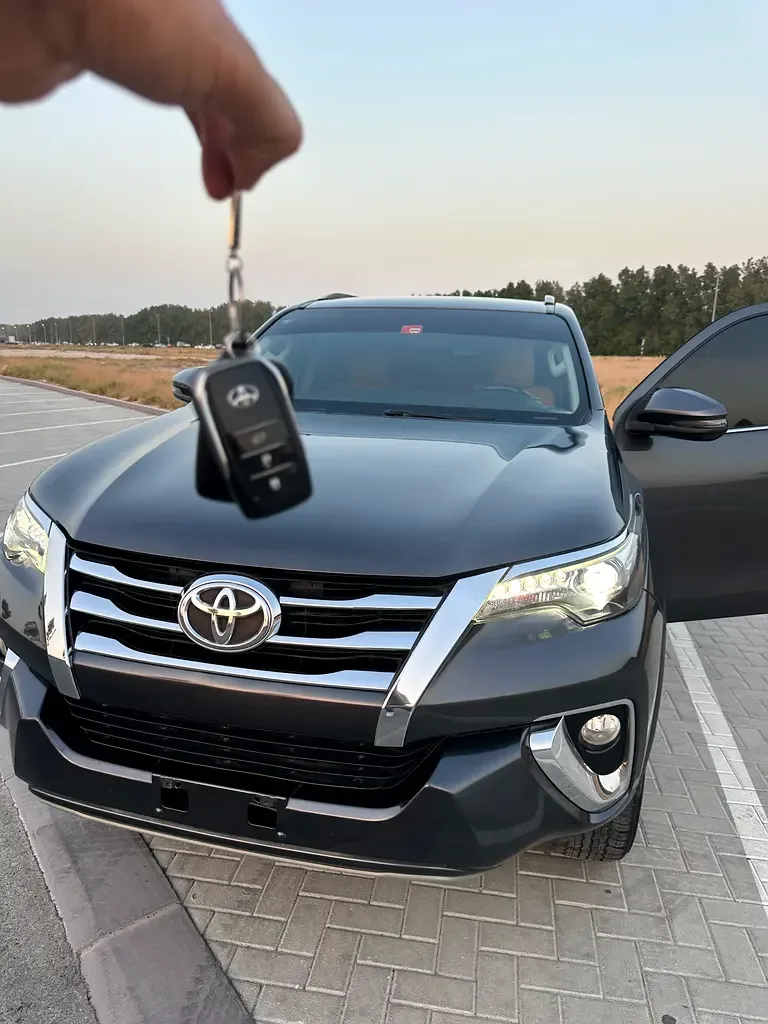 Toyota Fortuner 4.0 AT 4WD (238 hp)