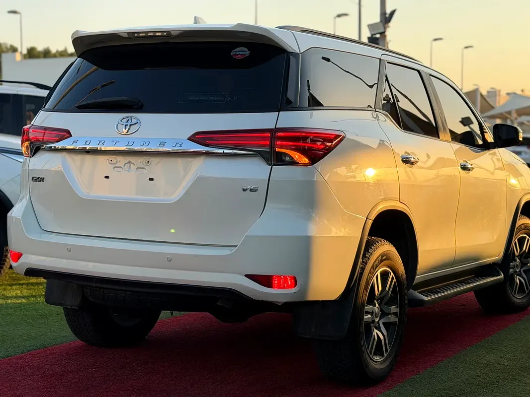 Toyota Fortuner 4.0 AT 4WD (238 hp) - 6