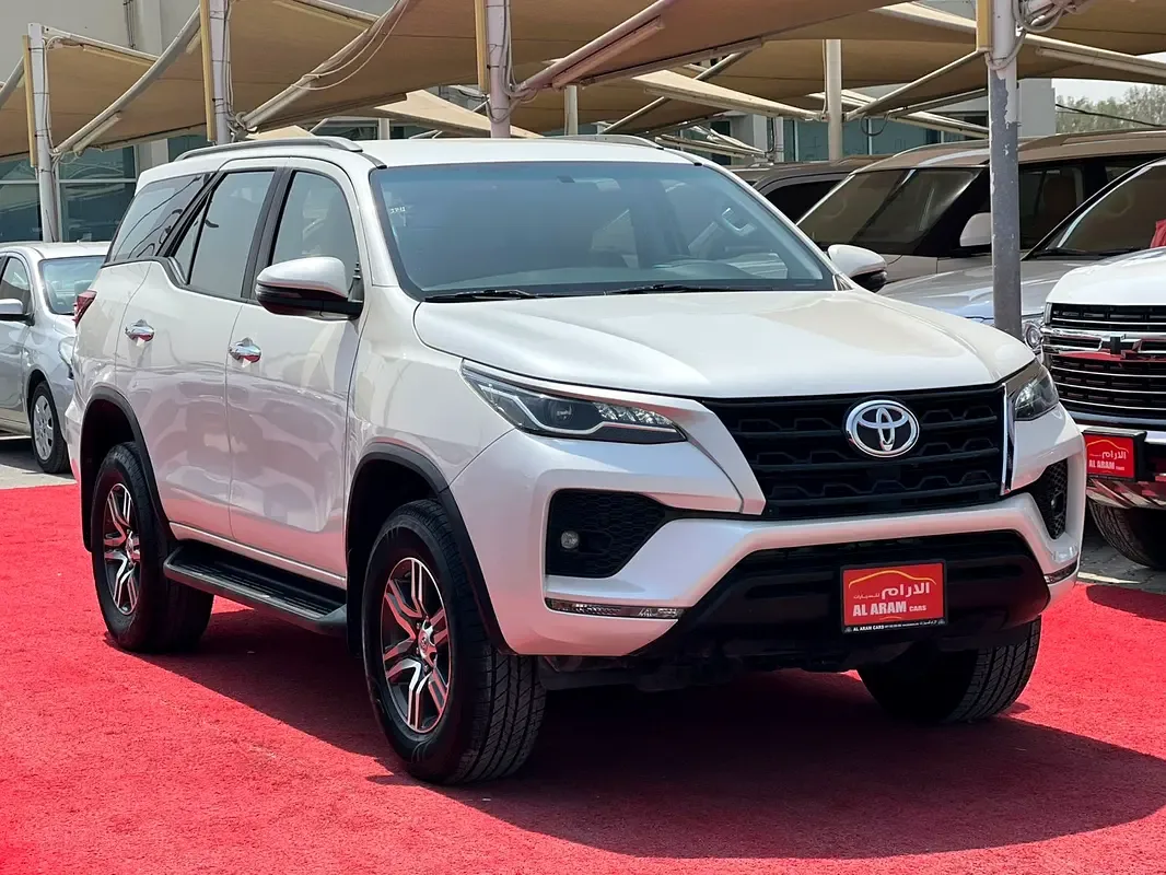 Toyota Fortuner 4.0 AT 4WD (238 hp)