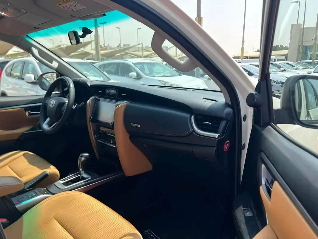 Toyota Fortuner 4.0 AT 4WD (238 hp) - 10