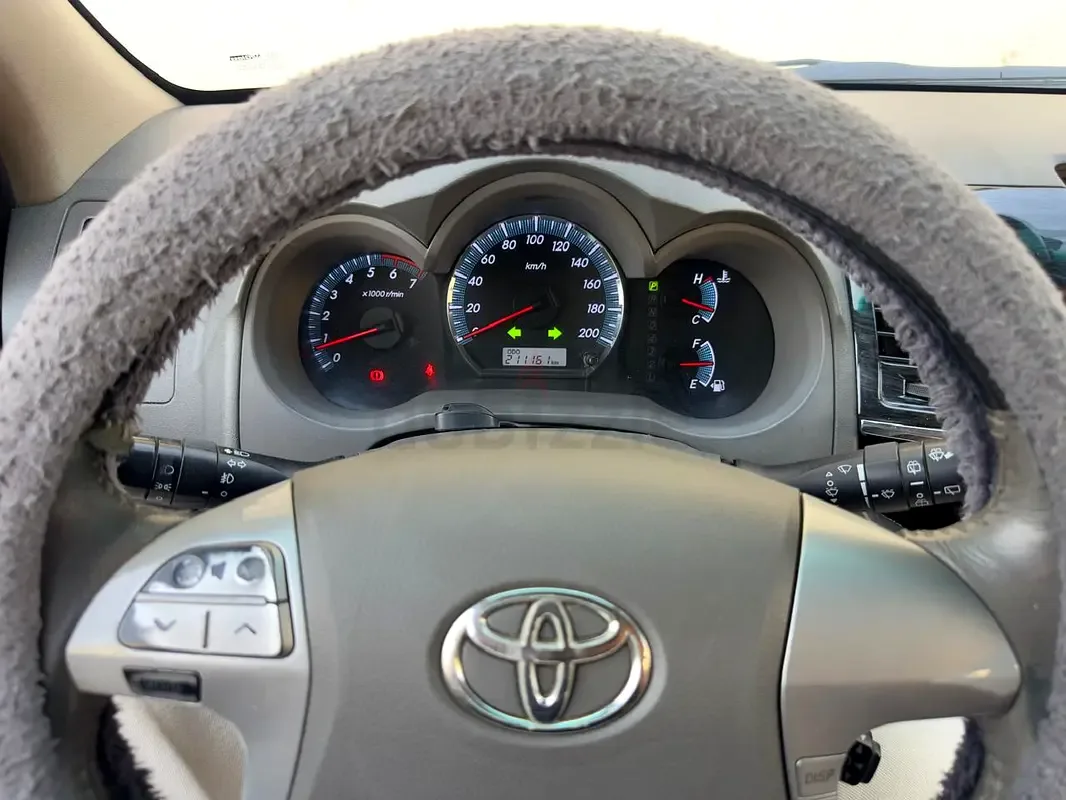 Toyota Fortuner 4.0 AT RWD (235 hp) - 7