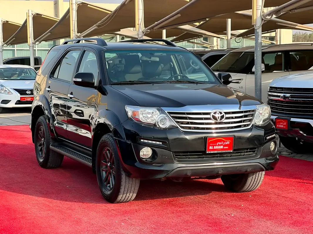 Toyota Fortuner 4.0 AT RWD (235 hp)