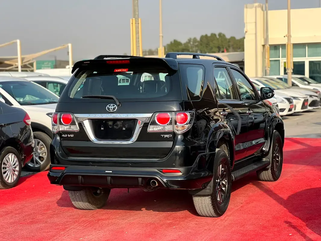Toyota Fortuner 4.0 AT RWD (235 hp) - 6