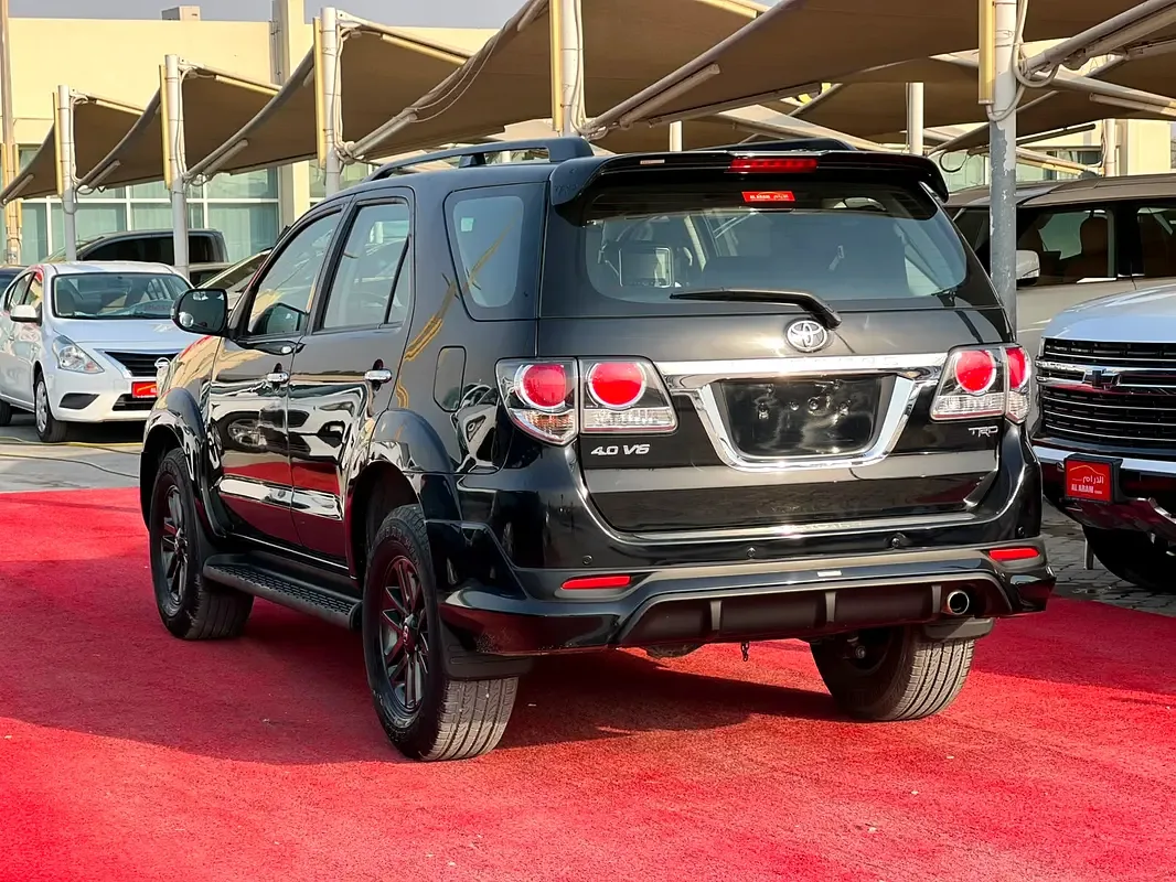Toyota Fortuner 4.0 AT RWD (235 hp) - 4