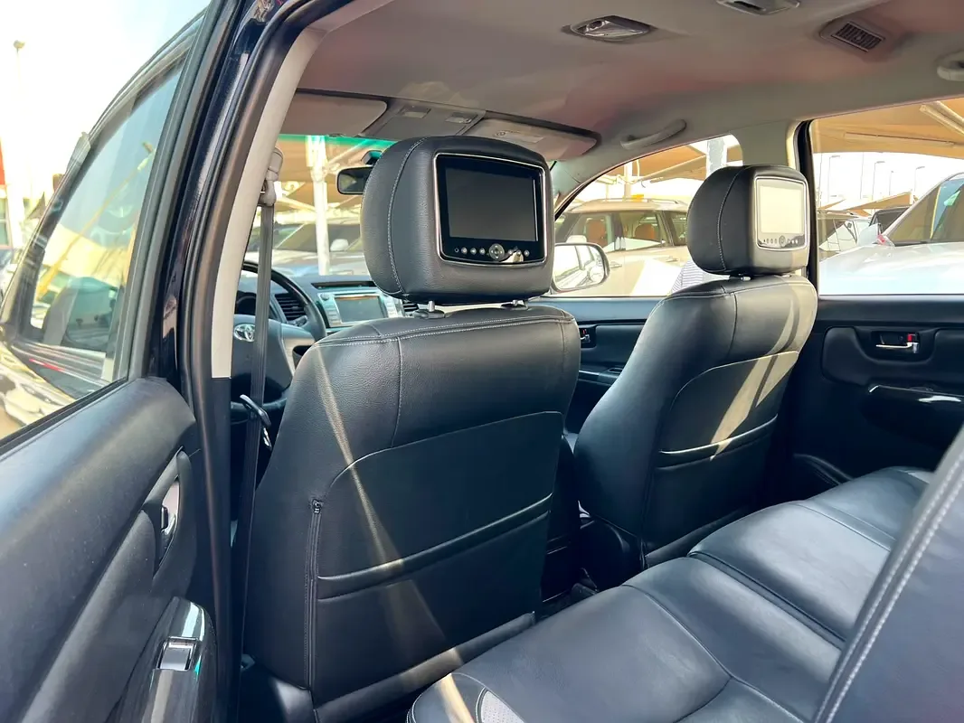Toyota Fortuner 4.0 AT RWD (235 hp) - 11