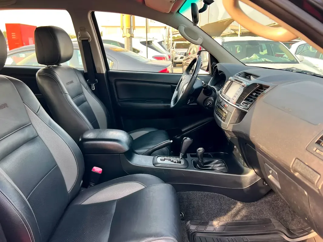 Toyota Fortuner 4.0 AT RWD (235 hp) - 10