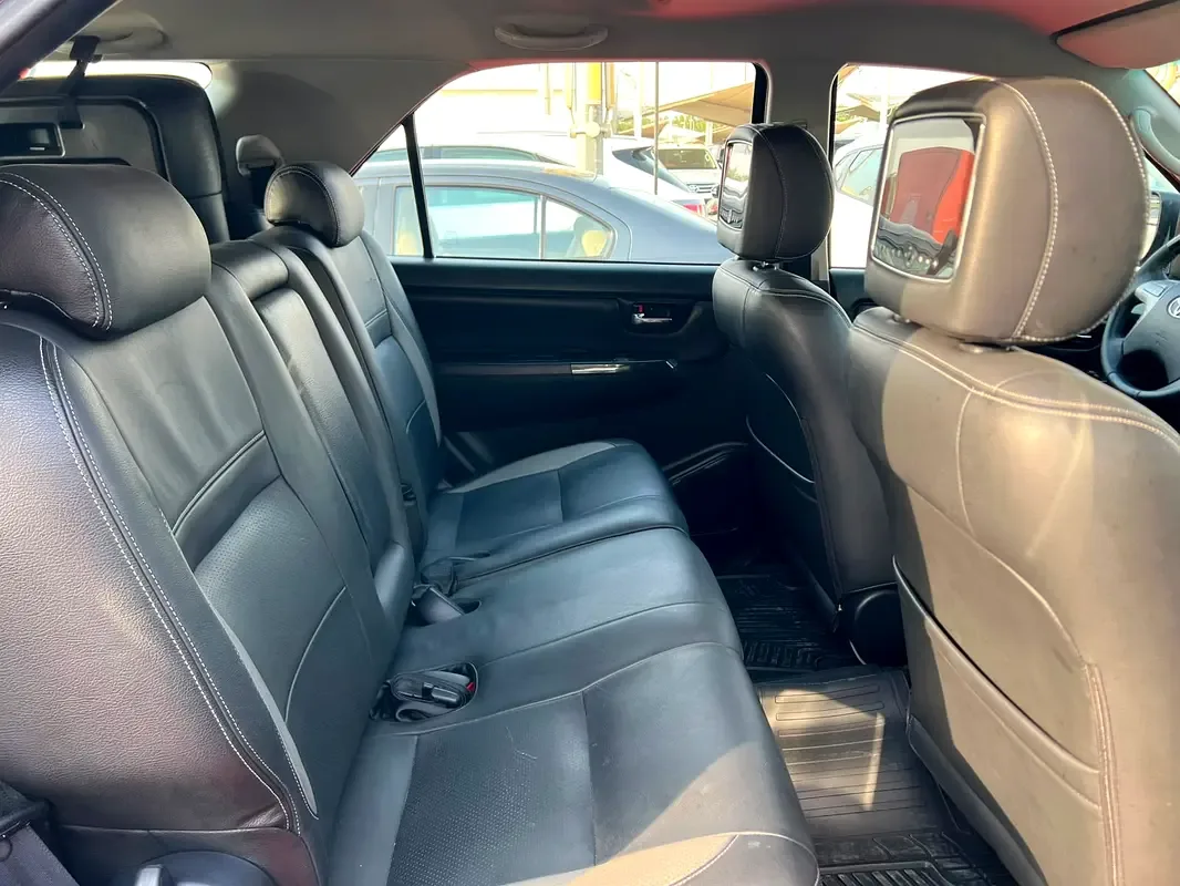 Toyota Fortuner 4.0 AT RWD (235 hp) - 13