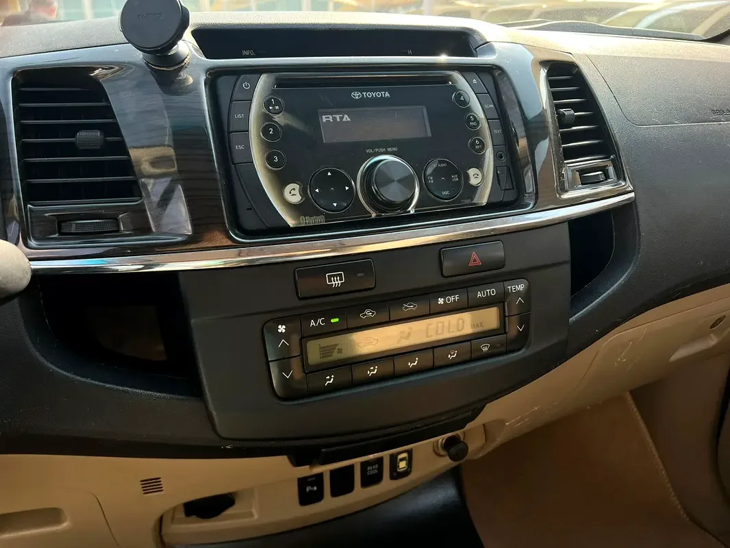 Toyota Fortuner 4.0 AT RWD (235 hp) - 17