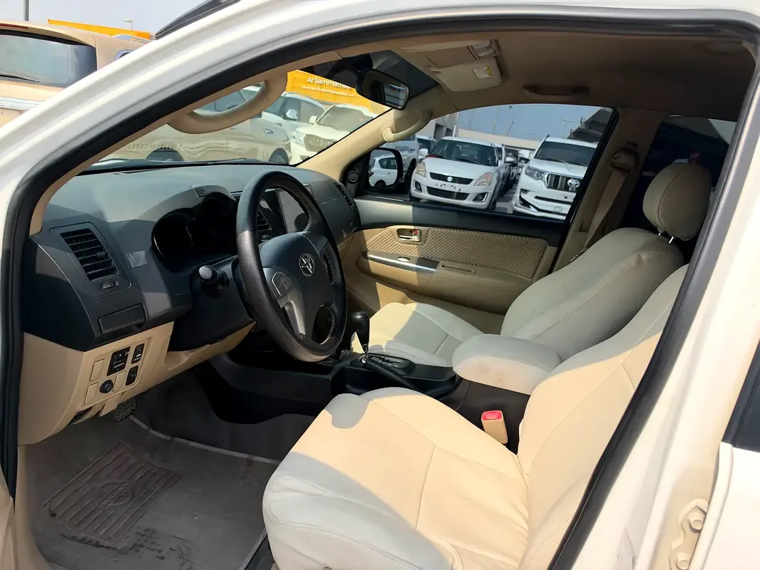 Toyota Fortuner 4.0 AT RWD (235 hp) - 2