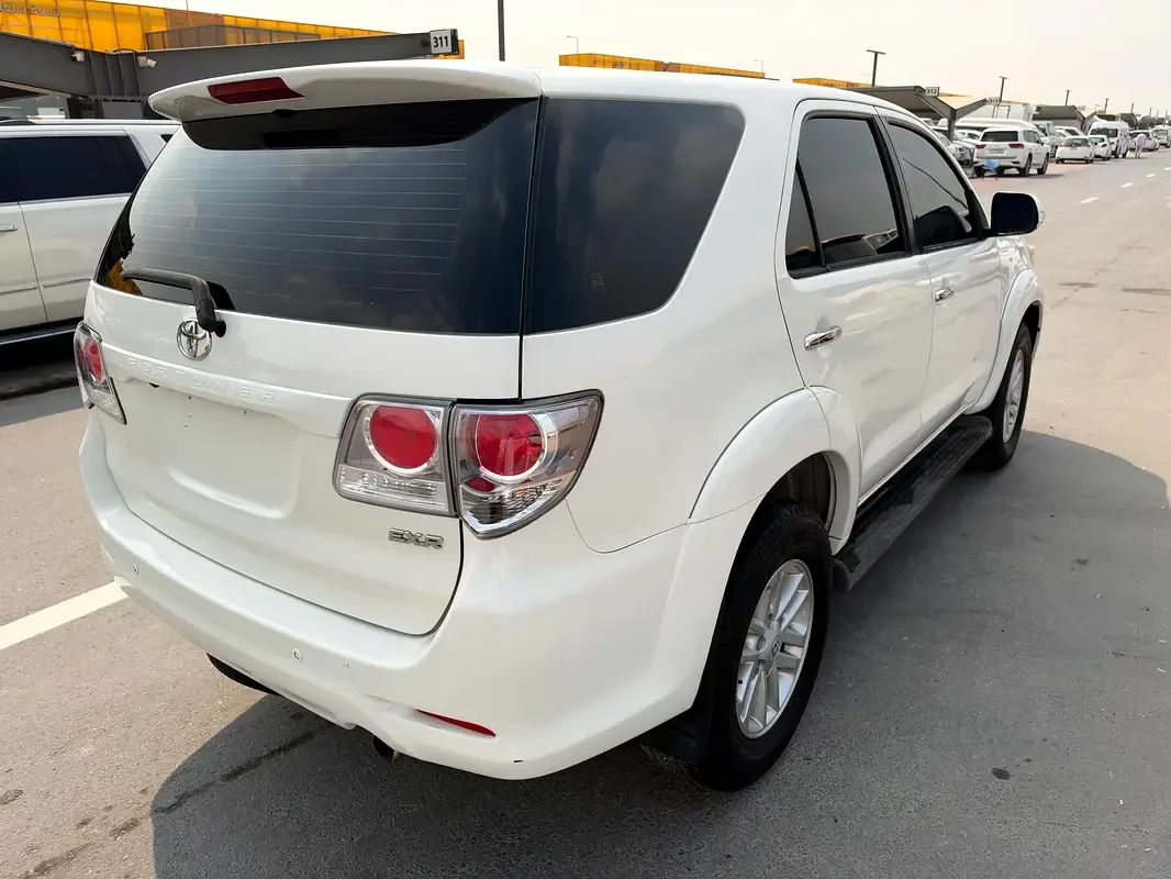 Toyota Fortuner 4.0 AT RWD (235 hp) - 6