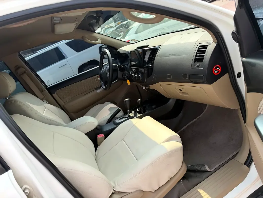 Toyota Fortuner 4.0 AT RWD (235 hp) - 9