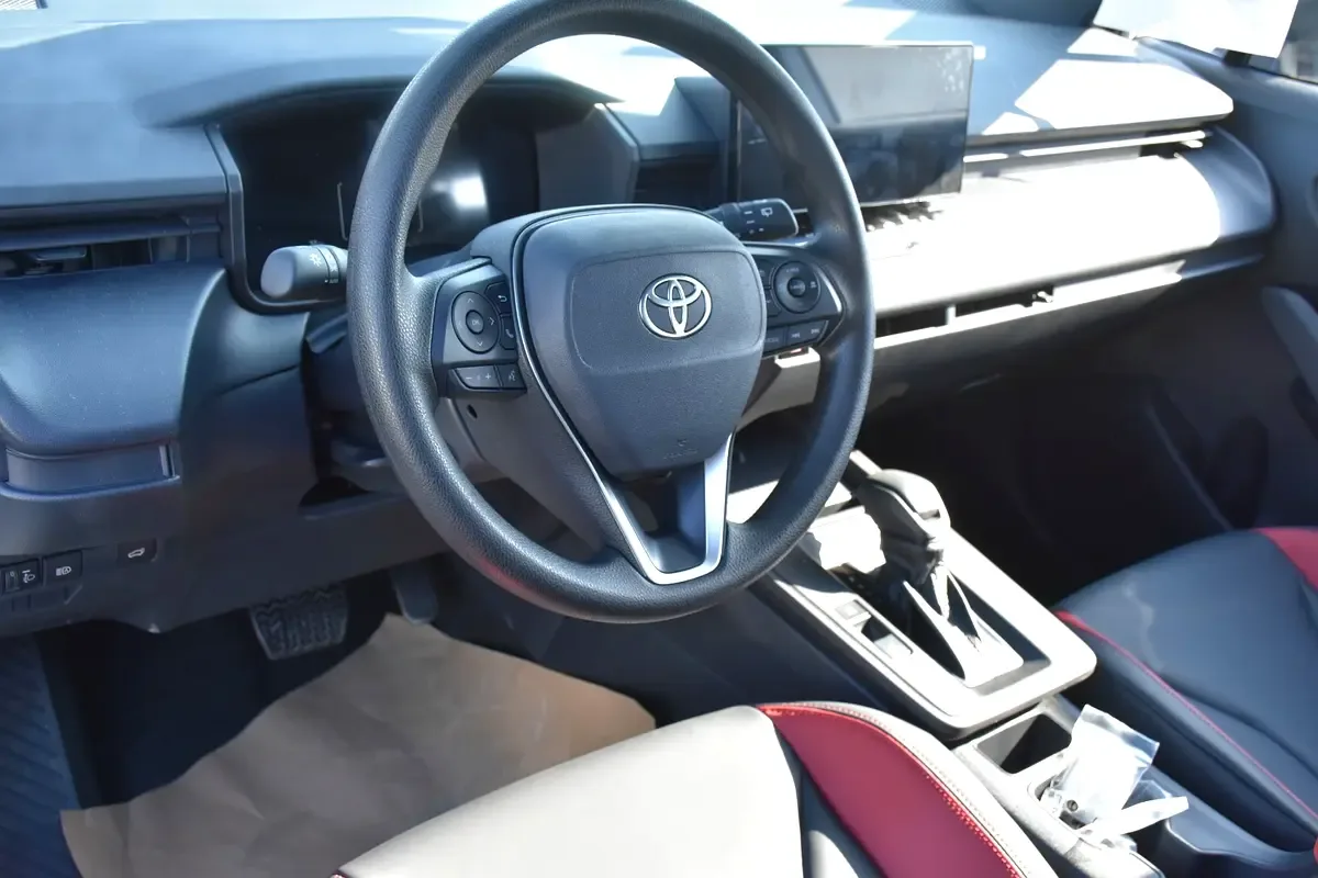 Toyota Frontlander 2.0 CVT (196 حصان) - 10