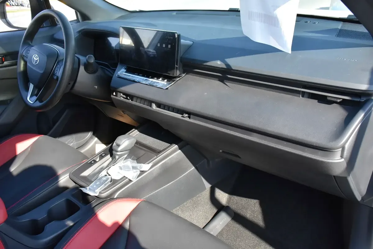 Toyota Frontlander 2.0 CVT (196 حصان) - 12