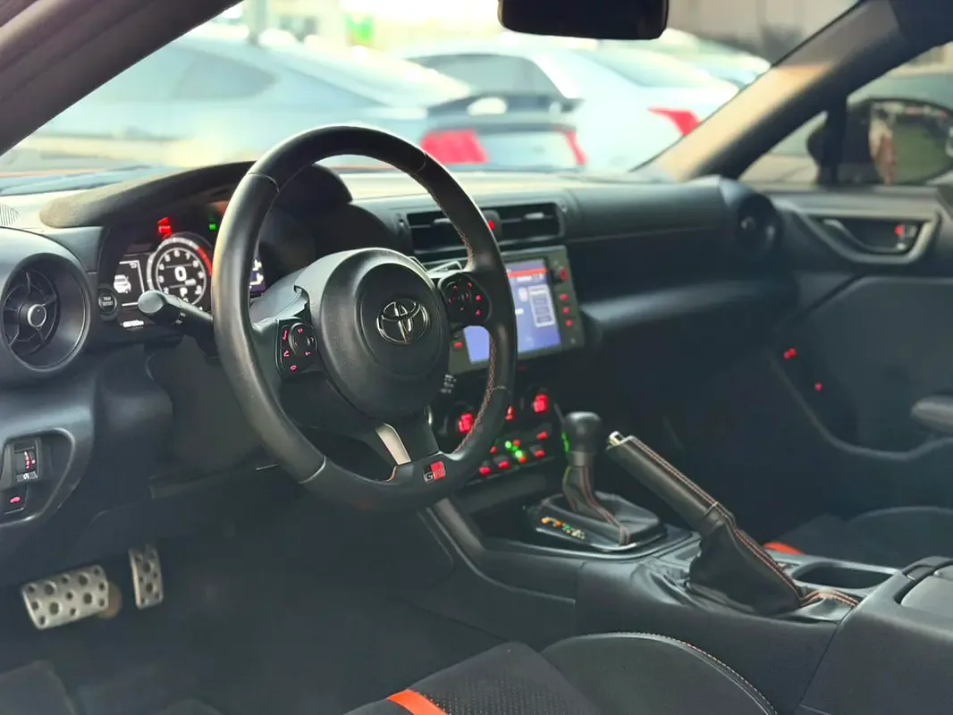 Toyota GR86 2.4 AT (235 حصان) - 8
