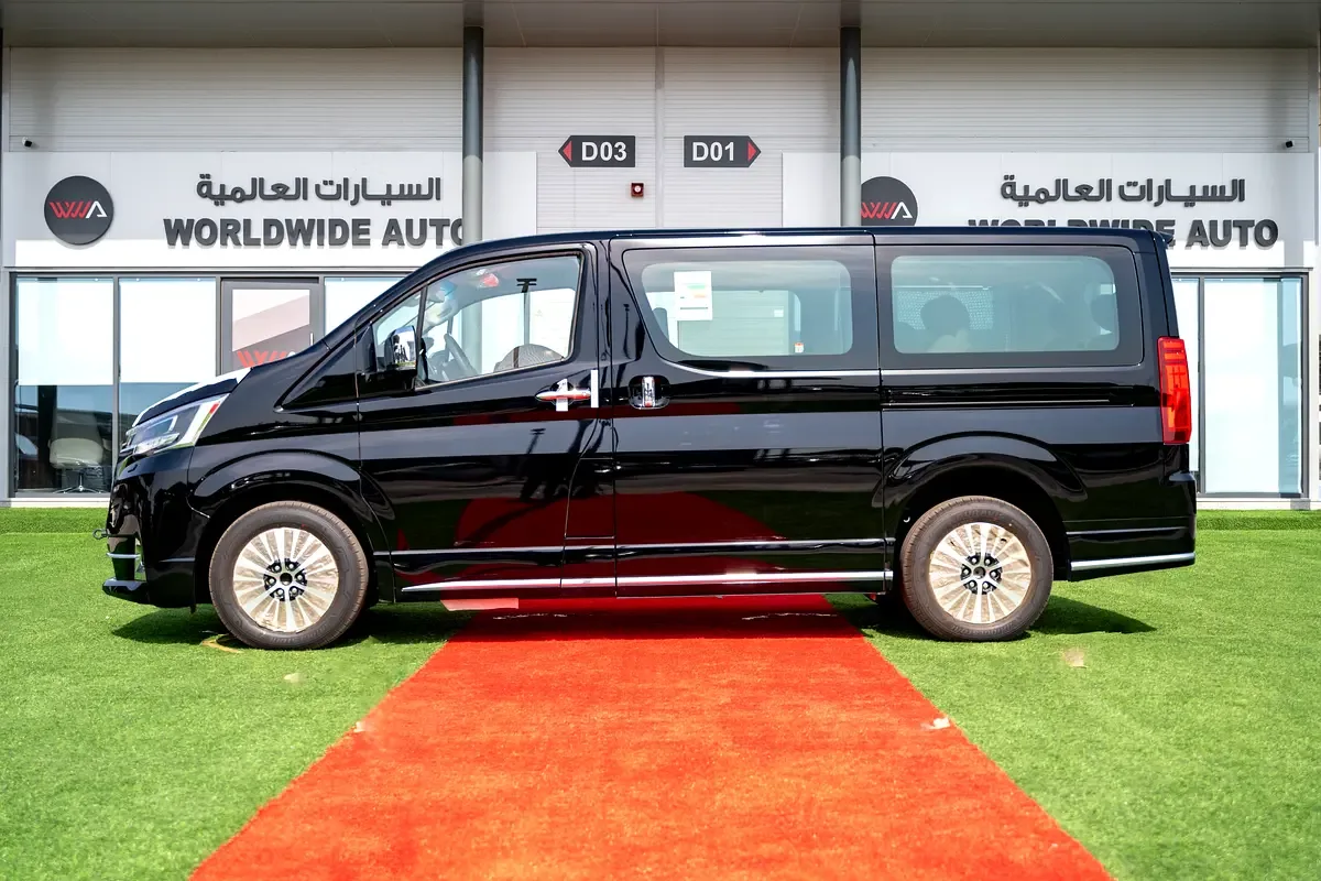 Toyota Granvia 3.5 AT (270 hp)