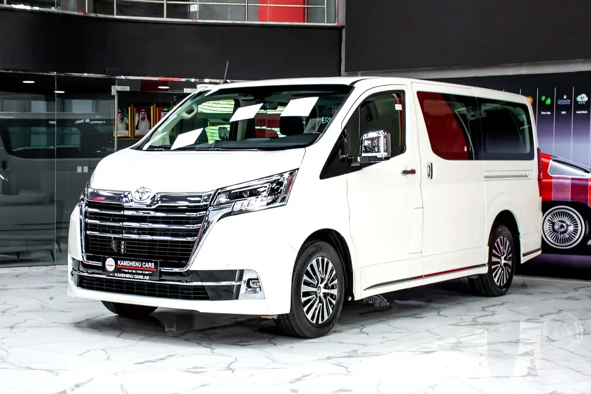 Toyota Granvia 3.5 AT (270 hp)