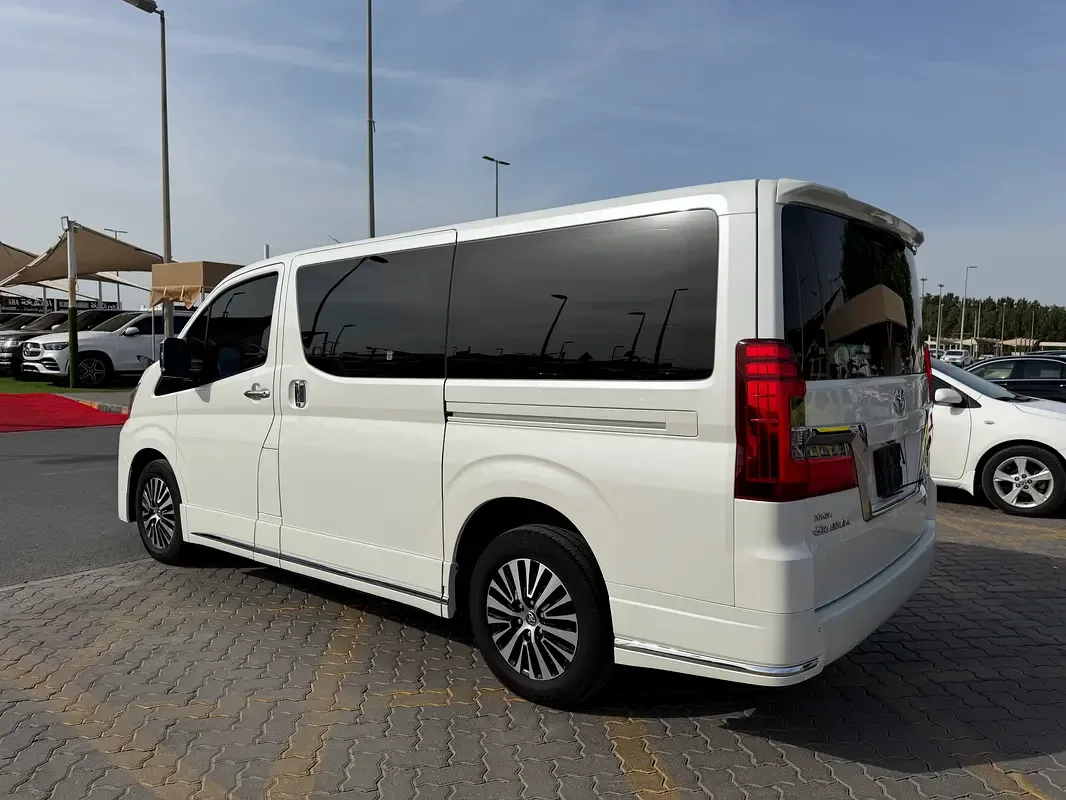 Toyota Granvia 3.5 AT (270 hp) - 5
