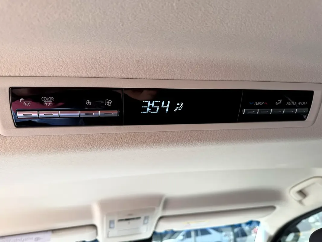 Toyota Granvia 3.5 AT (270 hp) - 10