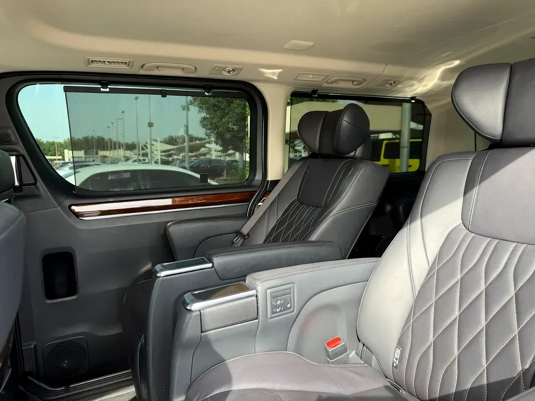 Toyota Granvia 3.5 AT (270 hp) - 13