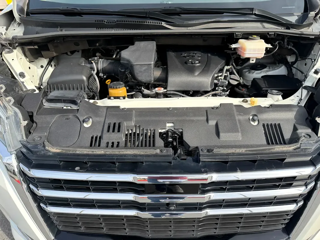 Toyota Granvia 3.5 AT (270 hp) - 14