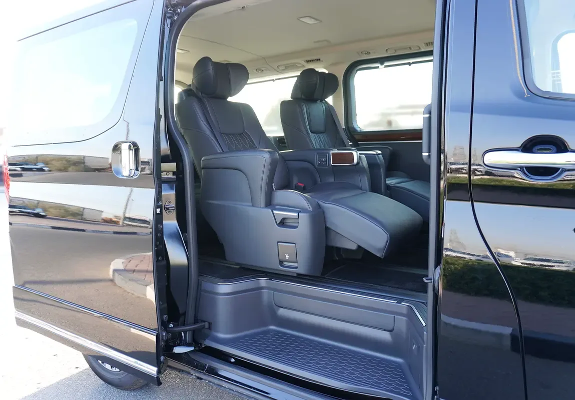 Toyota Granvia 3.5 AT (270 hp) - 11