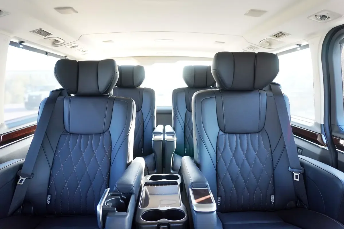 Toyota Granvia 3.5 AT (270 hp) - 13