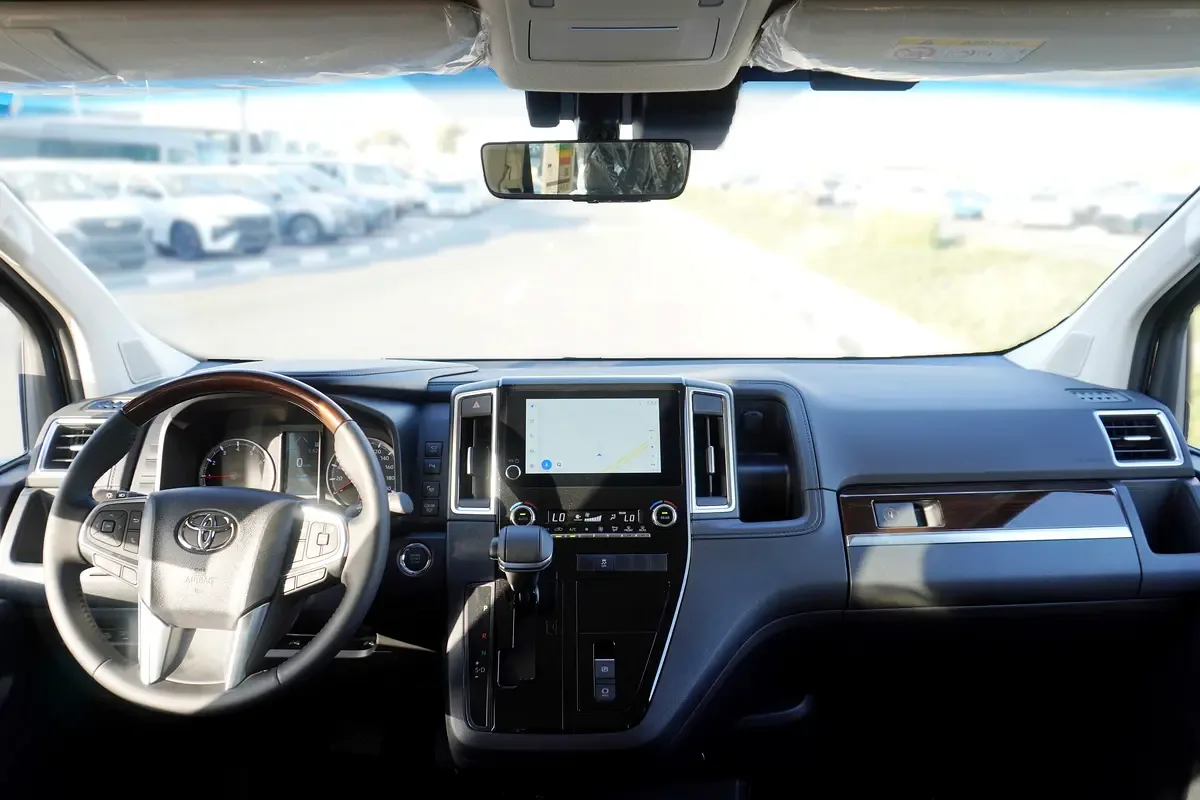 Toyota Granvia 3.5 AT (270 hp) - 17