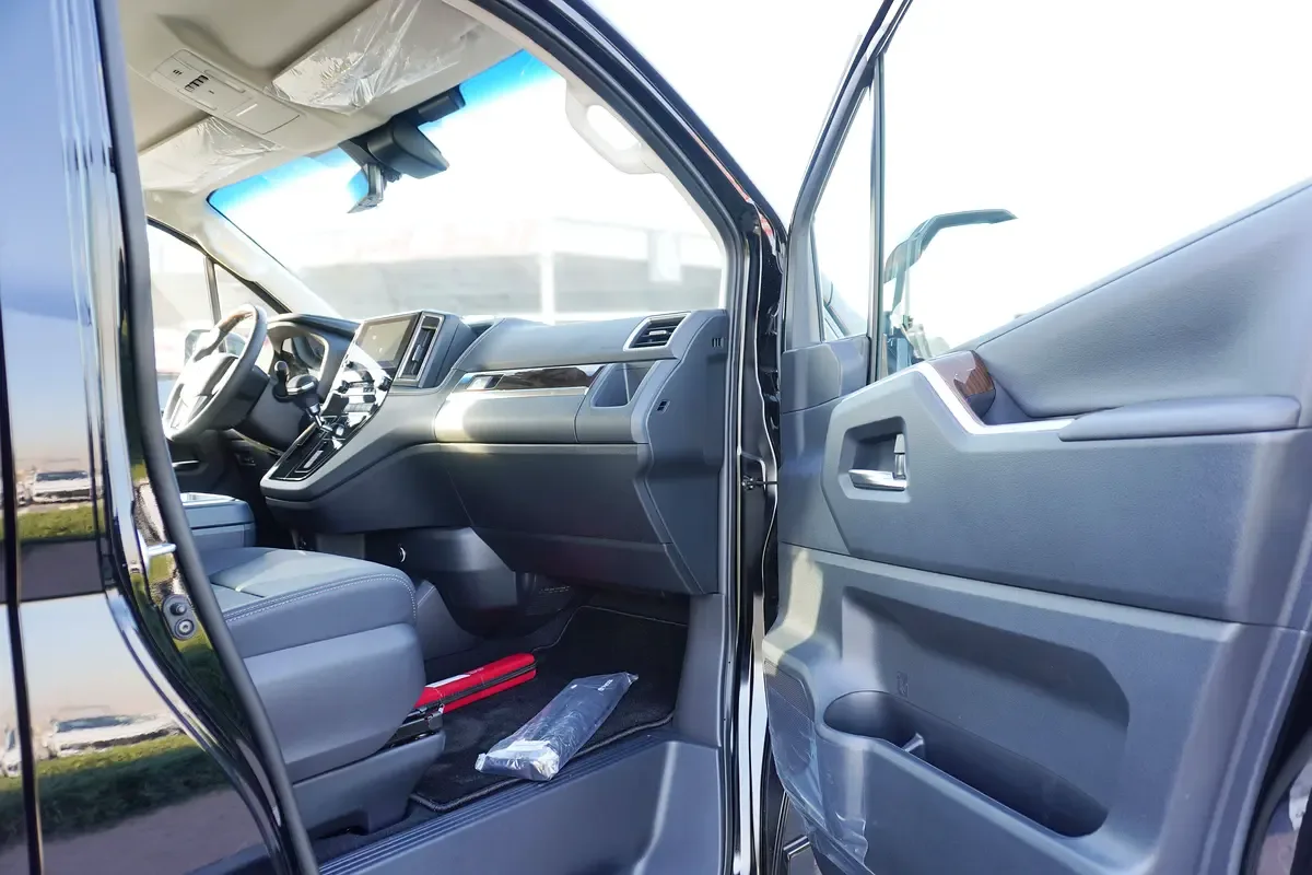 Toyota Granvia 3.5 AT (270 hp) - 16