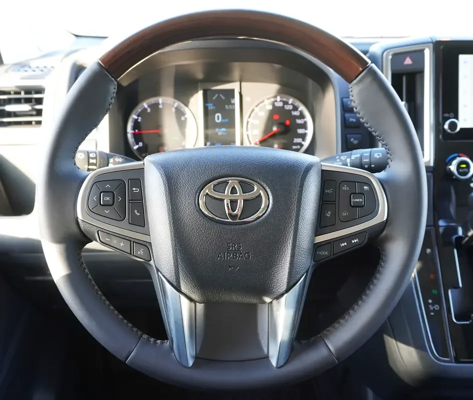 Toyota Granvia 3.5 AT (270 hp) - 20