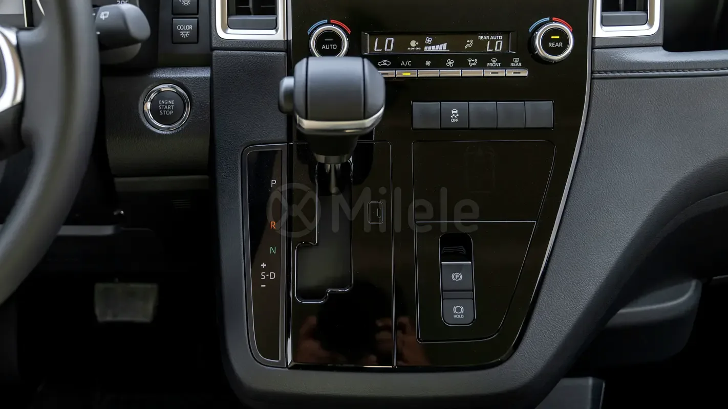 Toyota Granvia 3.5 AT (270 hp) - 12