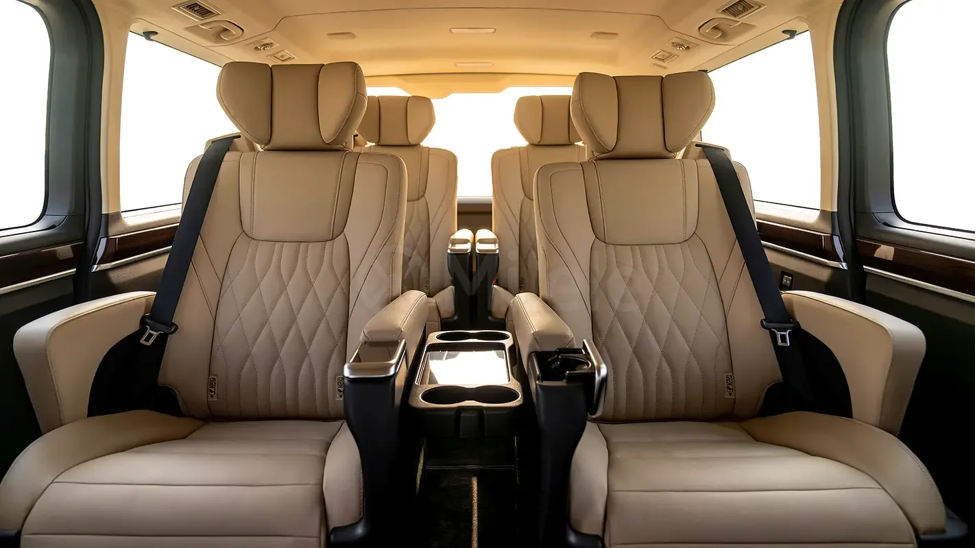 Toyota Granvia 3.5 AT (270 hp) - 13