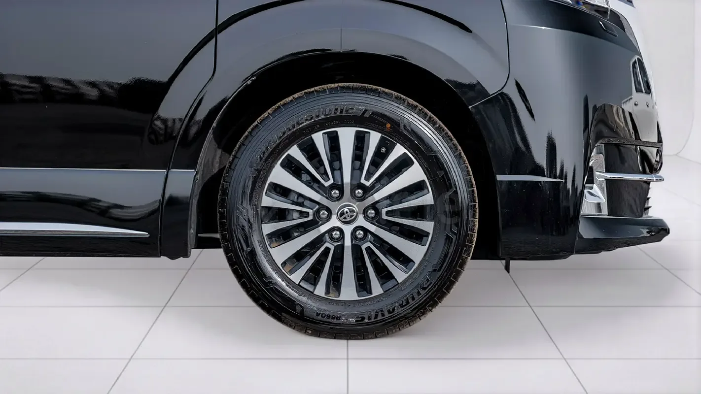 Toyota Granvia 3.5 AT (270 hp) - 16