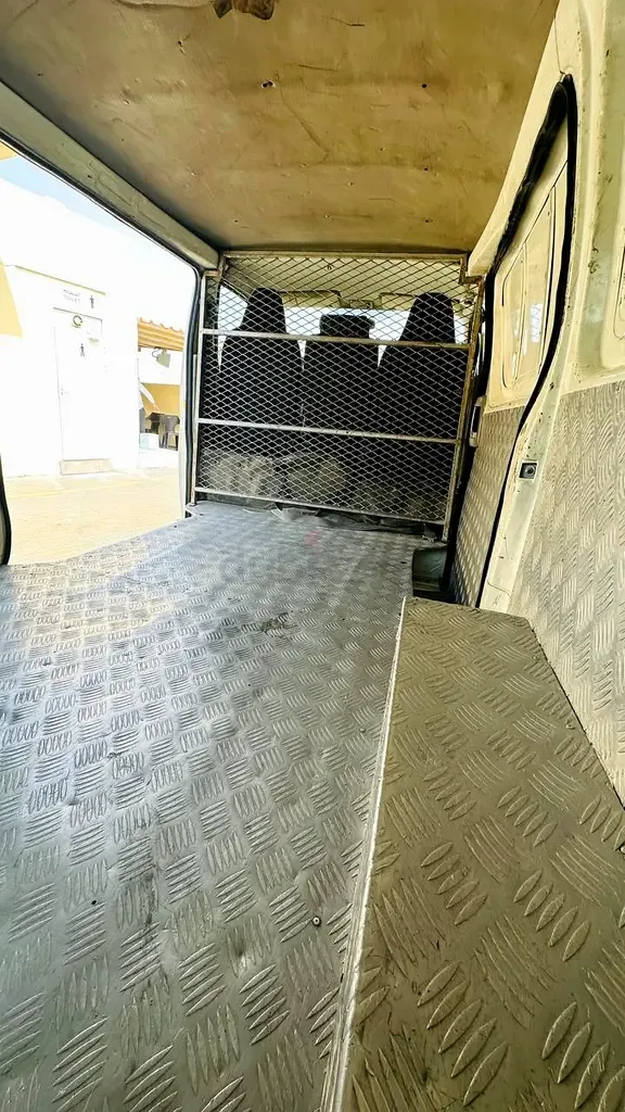 Toyota Hiace 2.0 MT (133 حصان) - 11