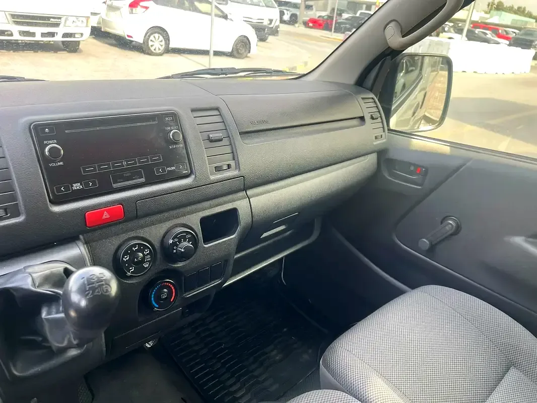 Toyota Hiace 2.0 MT L1H1 (133 hp) - 8