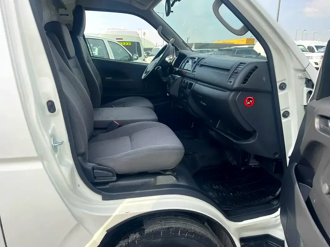 Toyota Hiace 2.0 MT L1H1 (133 hp) - 9