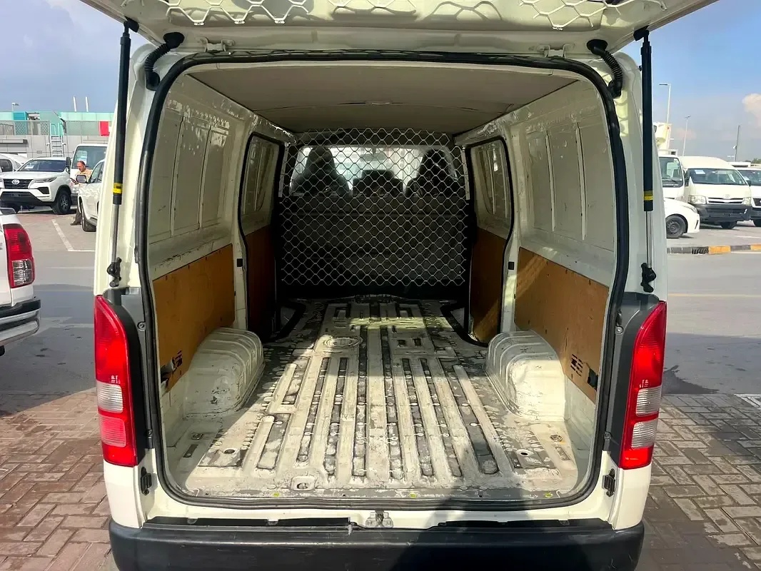 Toyota Hiace 2.0 MT L1H1 (133 hp) - 11