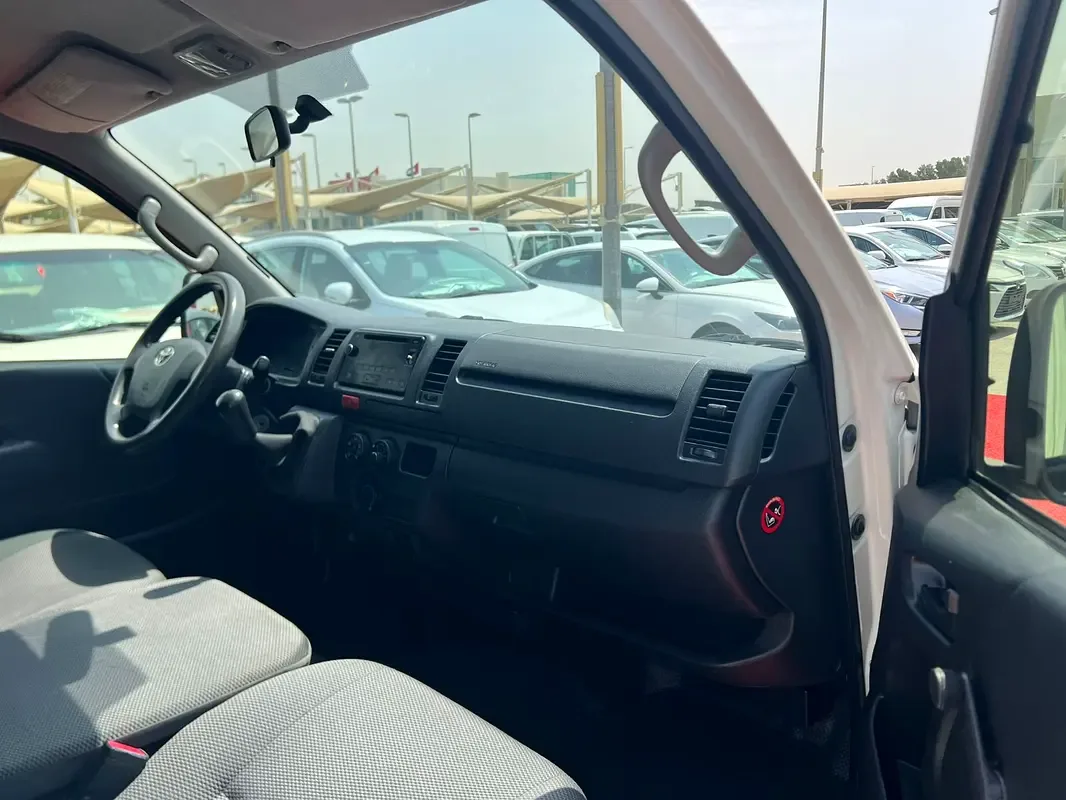 Toyota Hiace 2.0 MT L1H1 (133 hp) - 9