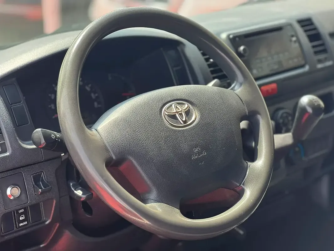 Toyota Hiace 2.0 MT L1H1 (133 hp) - 14