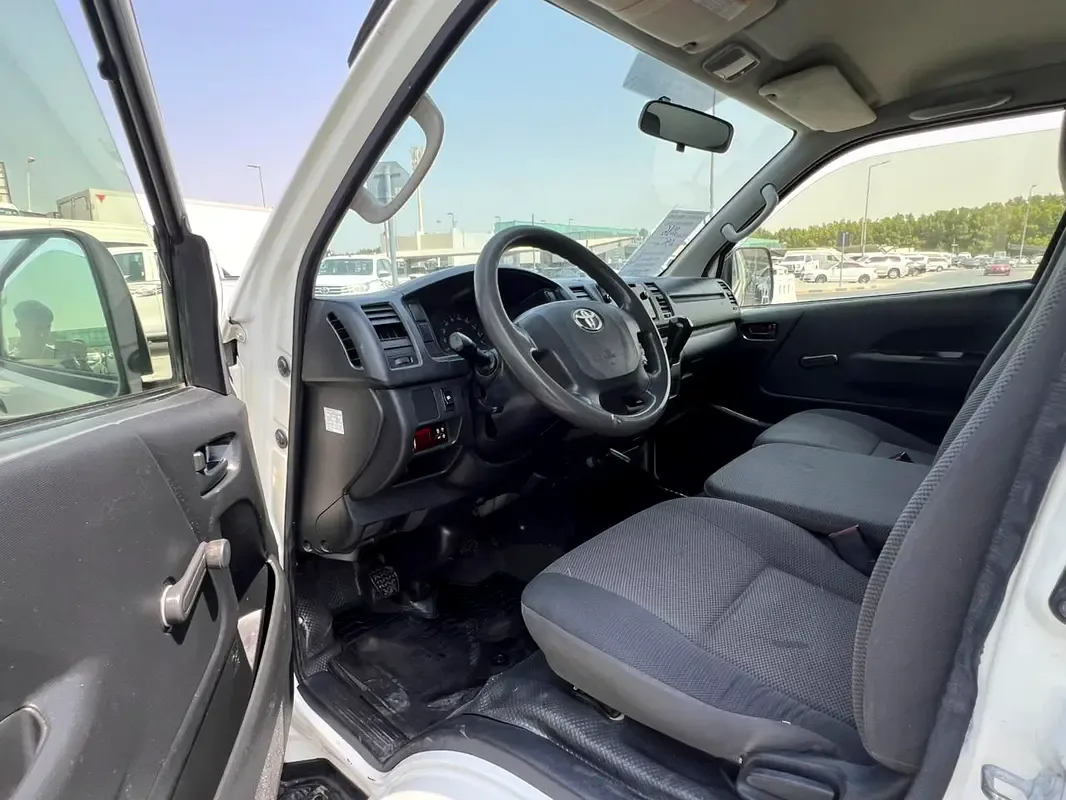Toyota Hiace 2.0 MT L1H1 (133 hp) - 7