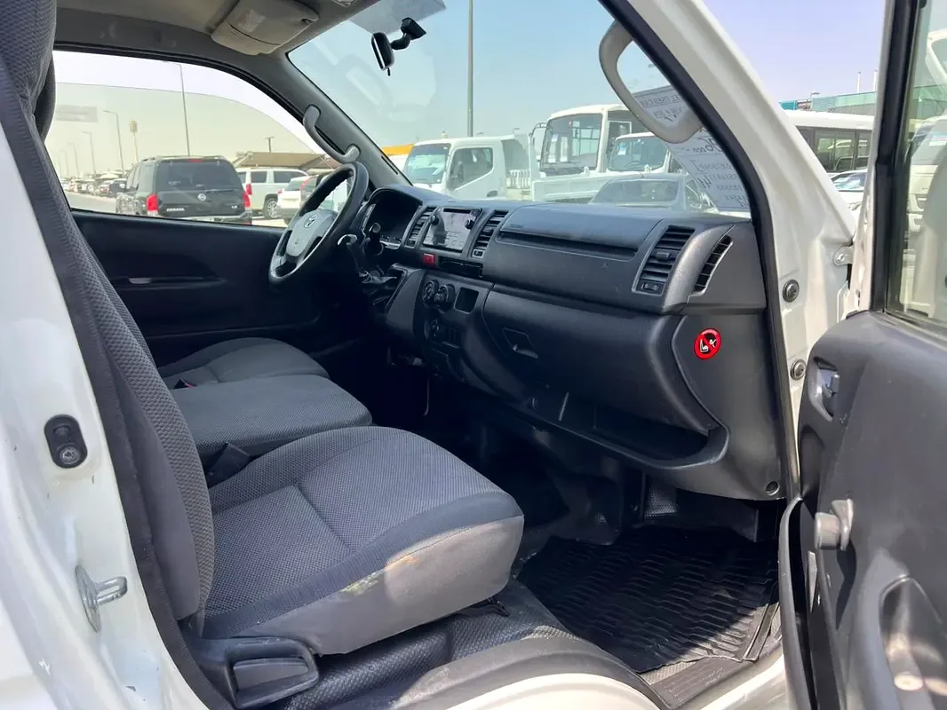 Toyota Hiace 2.0 MT L1H1 (133 hp) - 8