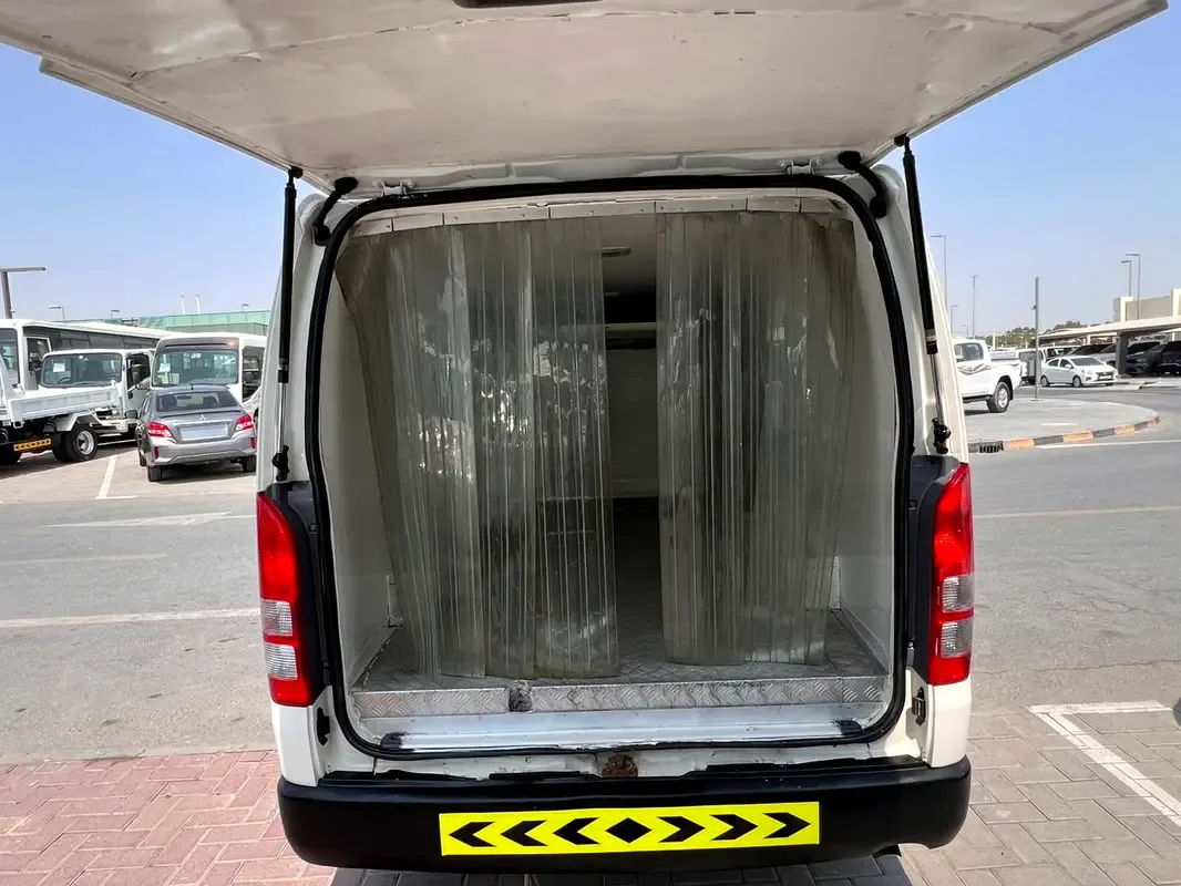 Toyota Hiace 2.0 MT L1H1 (133 hp) - 10