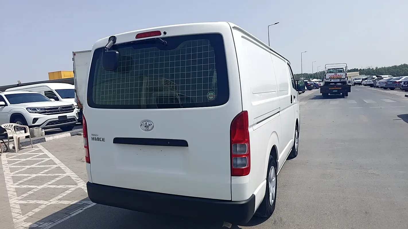 Toyota Hiace 2.0 MT L1H1 (133 حصان) - 6