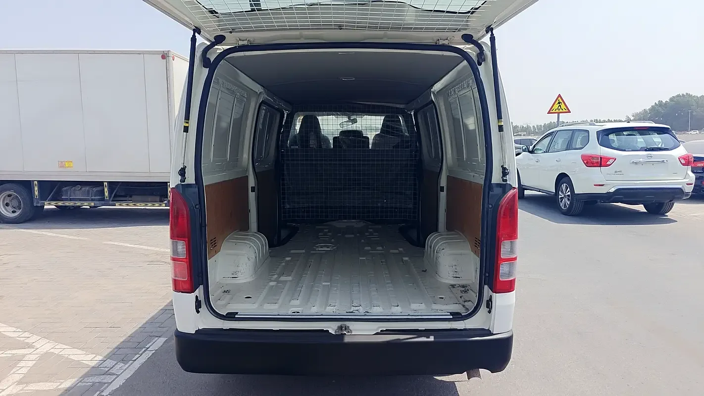 Toyota Hiace 2.0 MT L1H1 (133 حصان) - 11