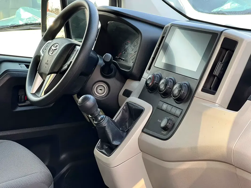 Toyota Hiace 2.0 MT L1H1 (133 حصان) - 15