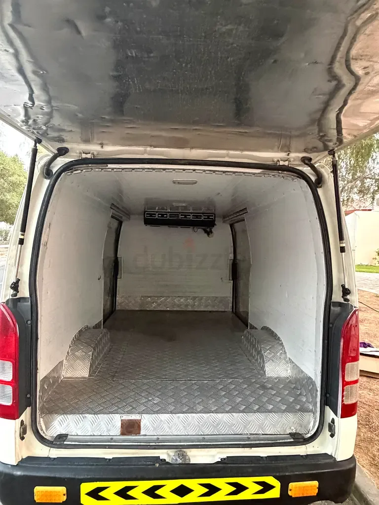 Toyota Hiace 2.0 MT L1H1 (133 hp) - 10